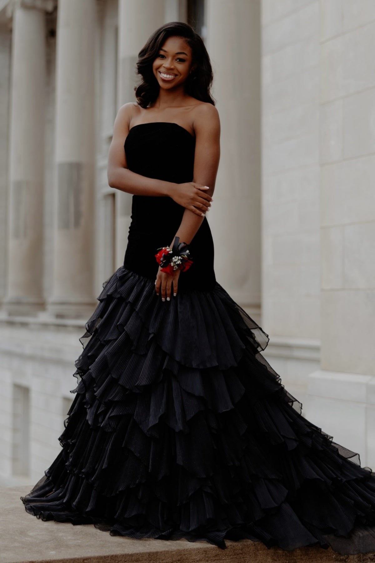 Intellectuality Black Strapless Mermaid Puffy Layers Evening Dresses