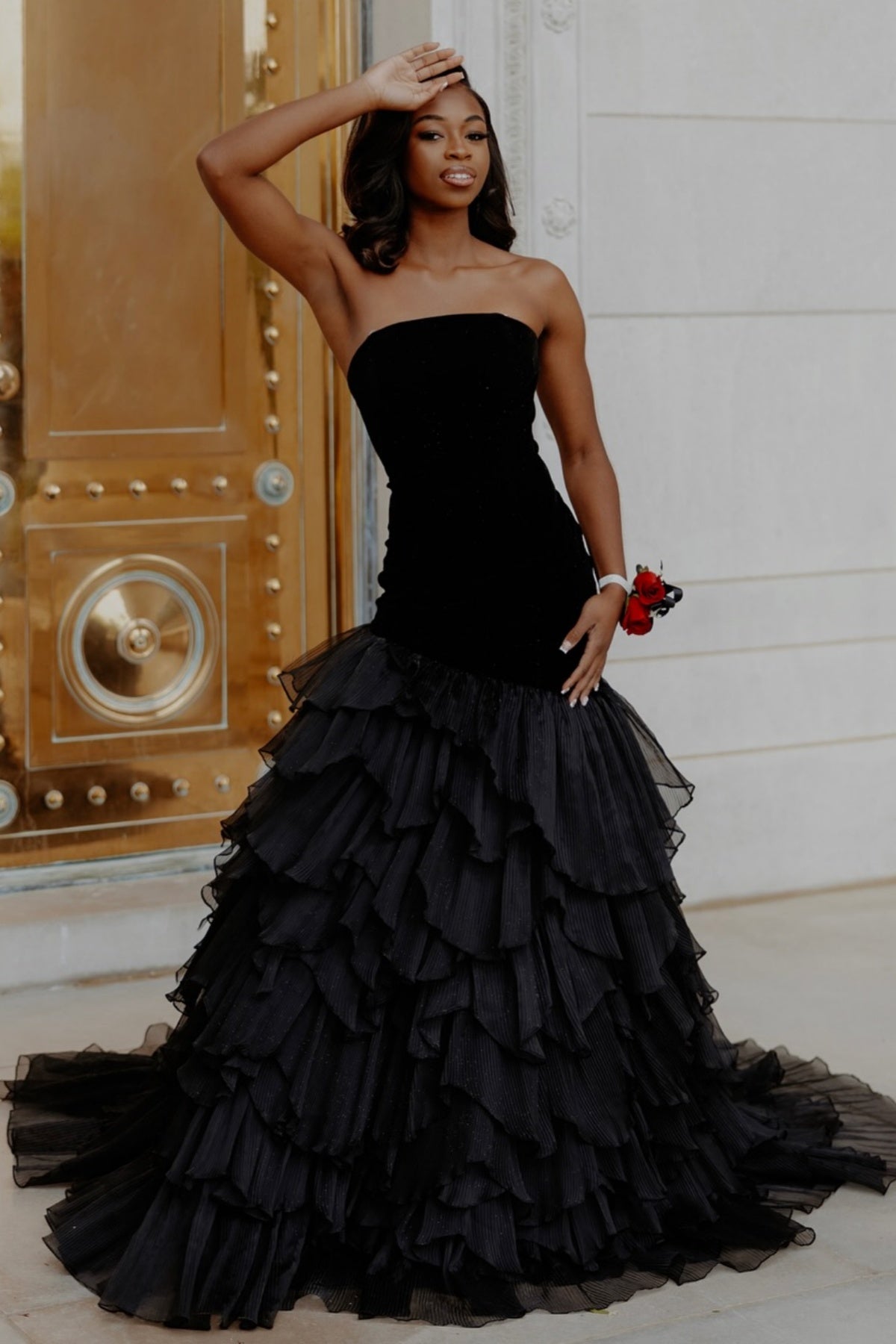 Intellectuality Black Strapless Mermaid Puffy Layers Evening Dresses