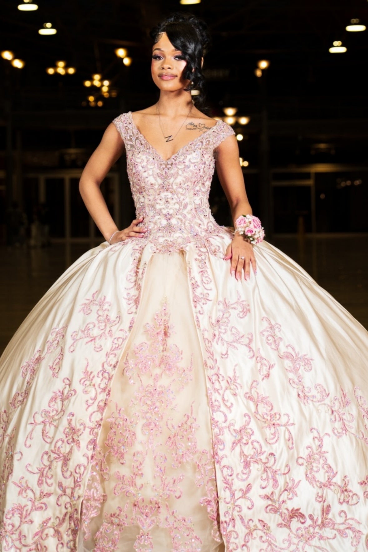 Honorable V Neck Pink Appliques Ball Gown Prom Dresses