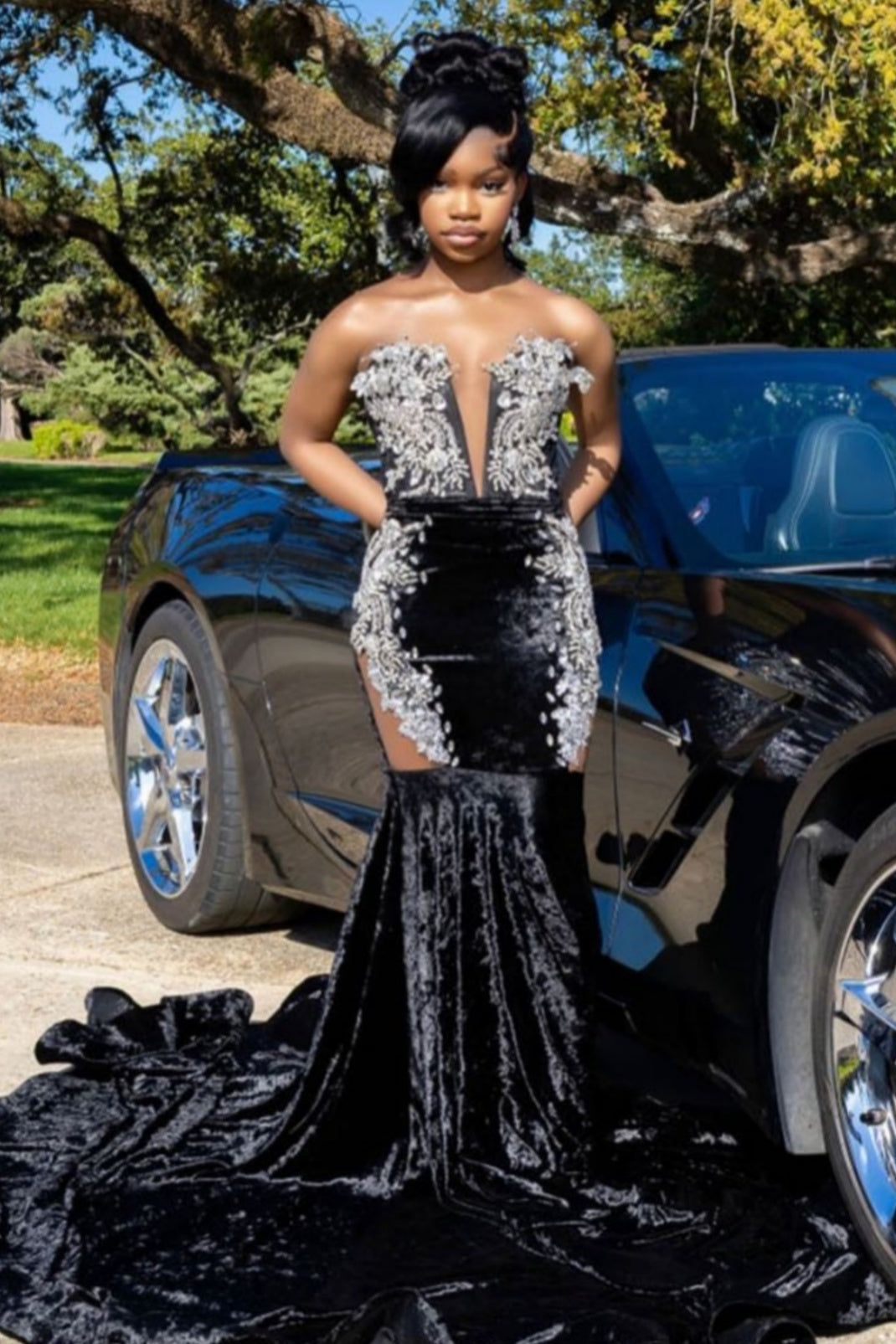 Gentle Black Strapless Mermaid Velvet Prom Dresses With Appliques