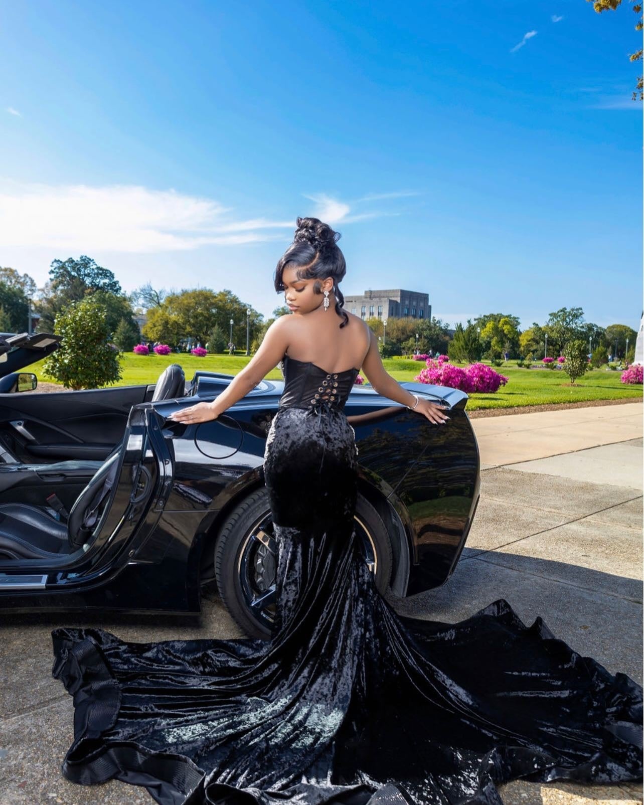 Gentle Black Strapless Mermaid Velvet Prom Dresses With Appliques