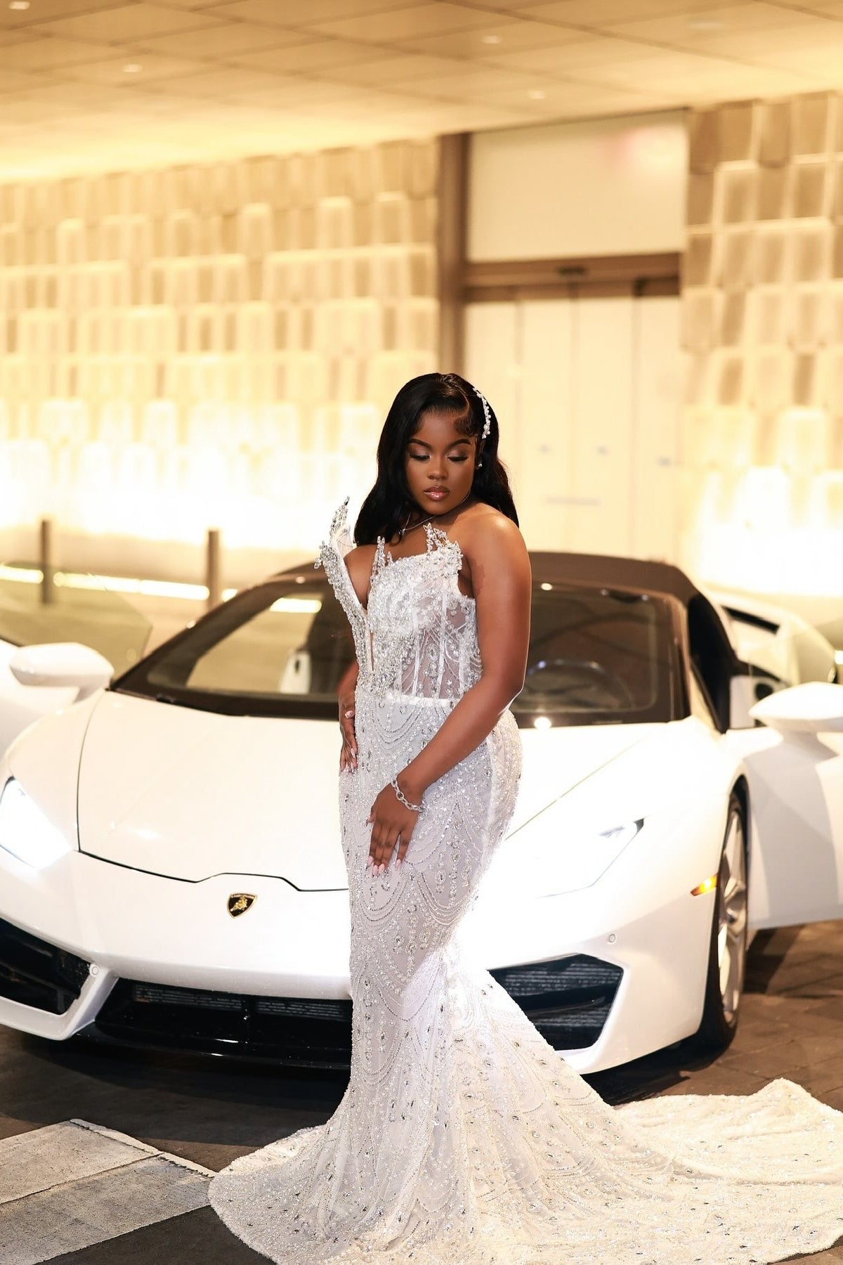 Exquisite White V Neck Mermaid Beadings Sequins Prom Dresses