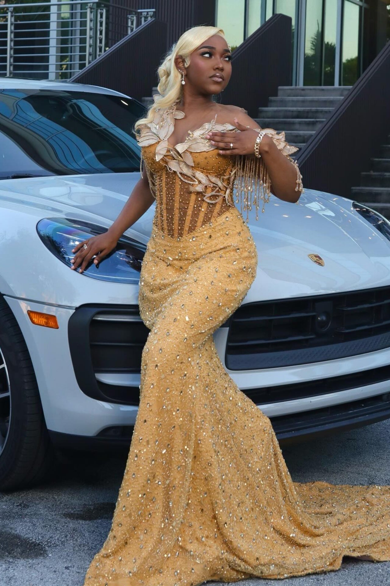 Chic Yellow Sweetheart Mermaid Beadings Sequins Prom Dresses With Crystal