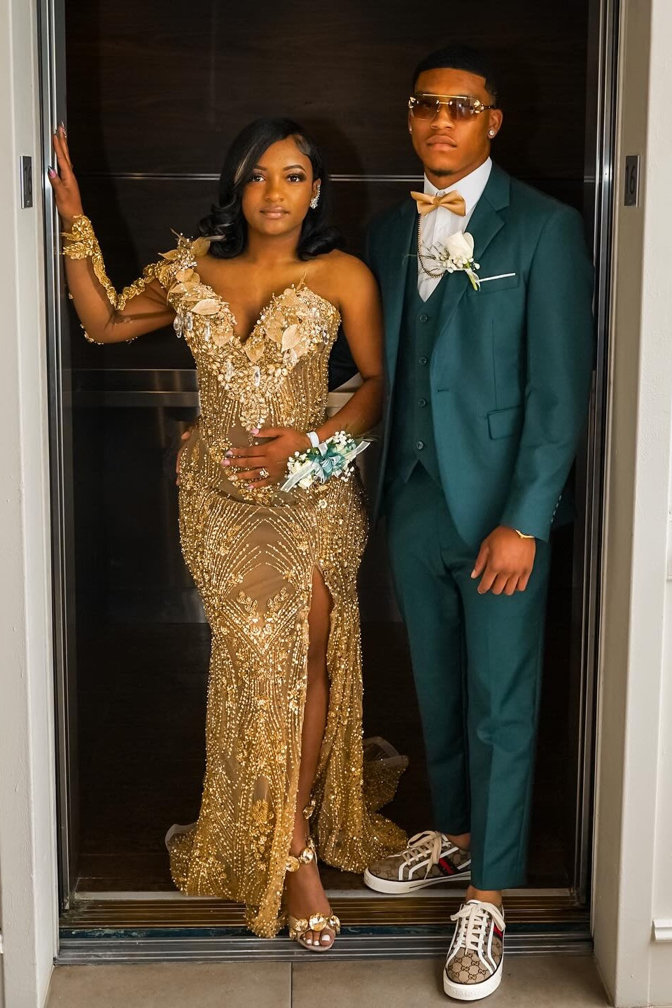 Handsome Golden One Shoulder Mermaid Beadings Sequins Prom Dresses