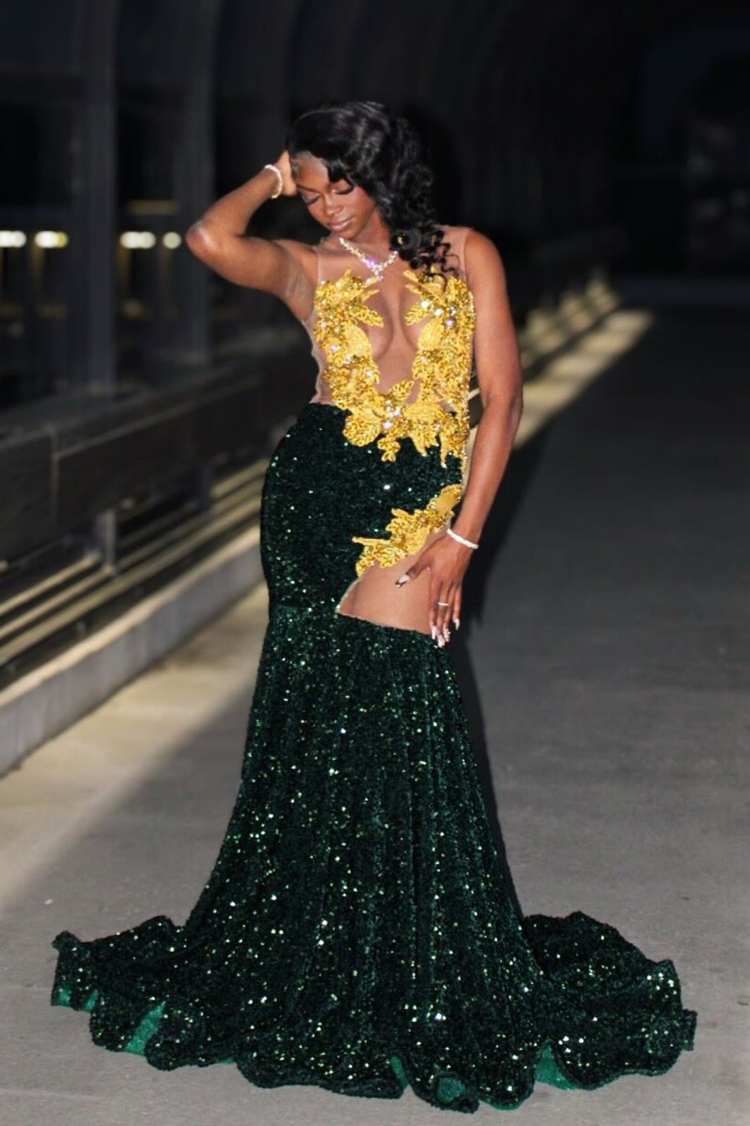 Elegant Green Sequins Mermaid Jewel Prom Dresses With Golden Appliques