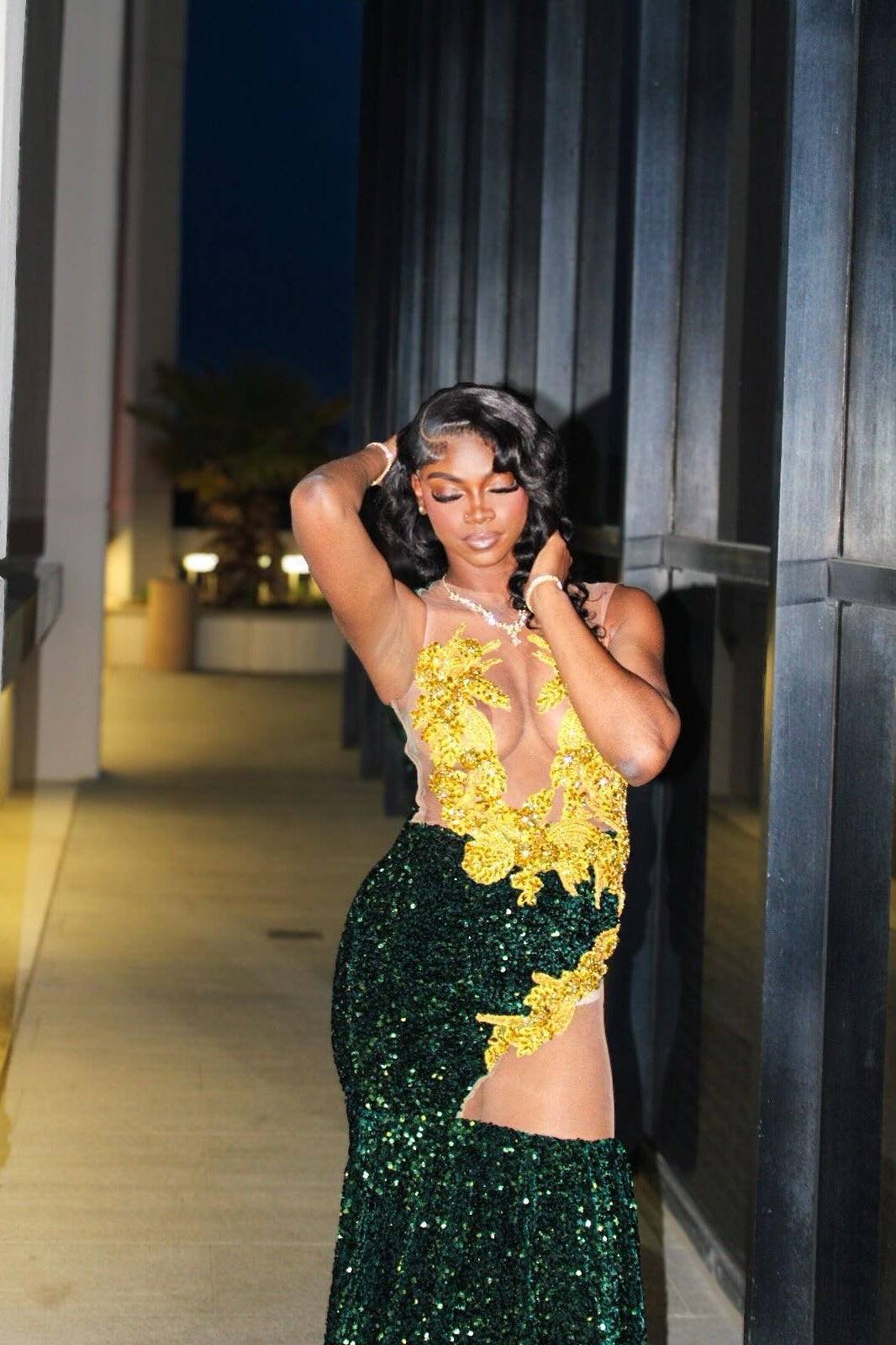 Elegant Green Sequins Mermaid Jewel Prom Dresses With Golden Appliques