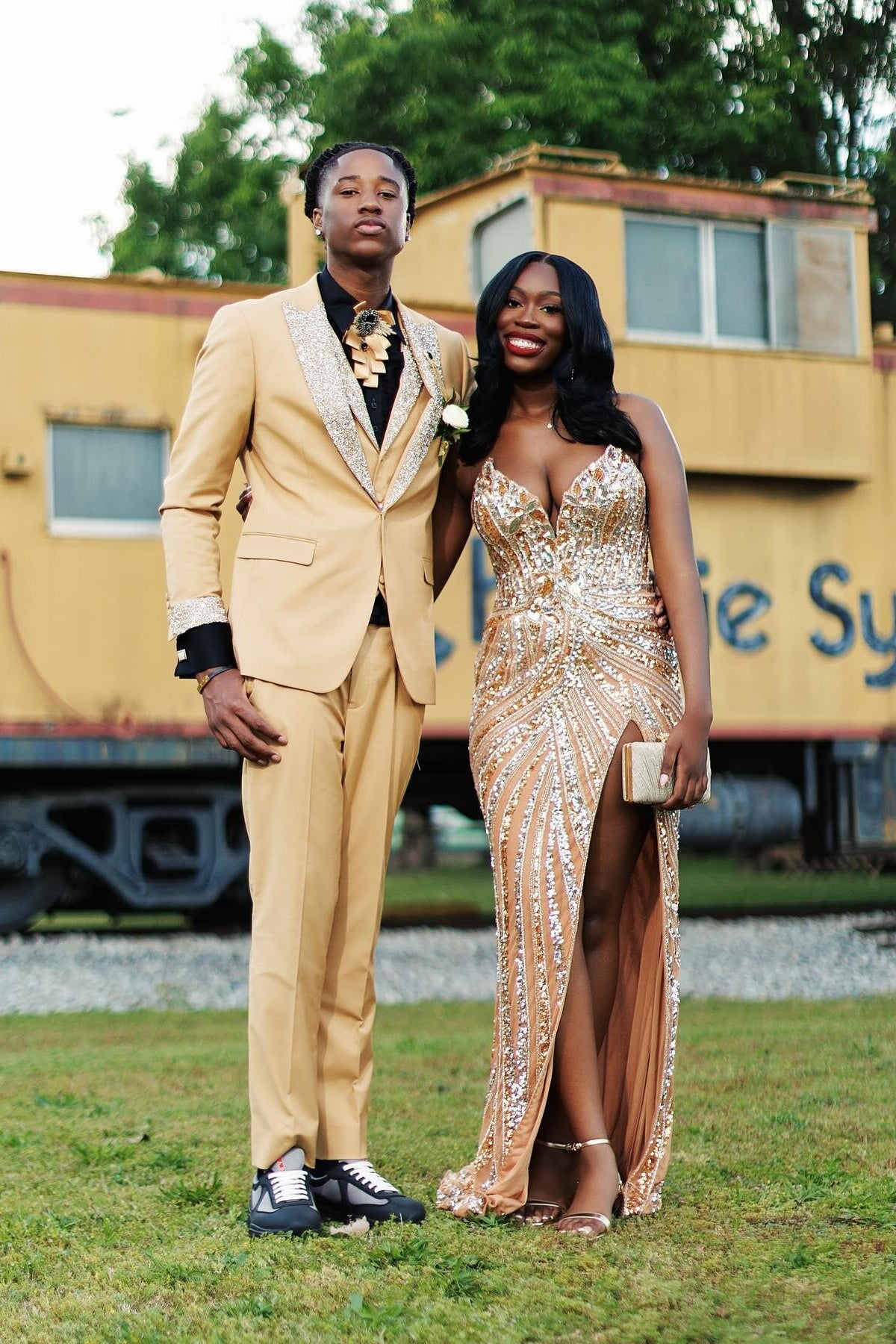 Beautiful Sweetheart High Split Sequins Prom Dresses With Beadings