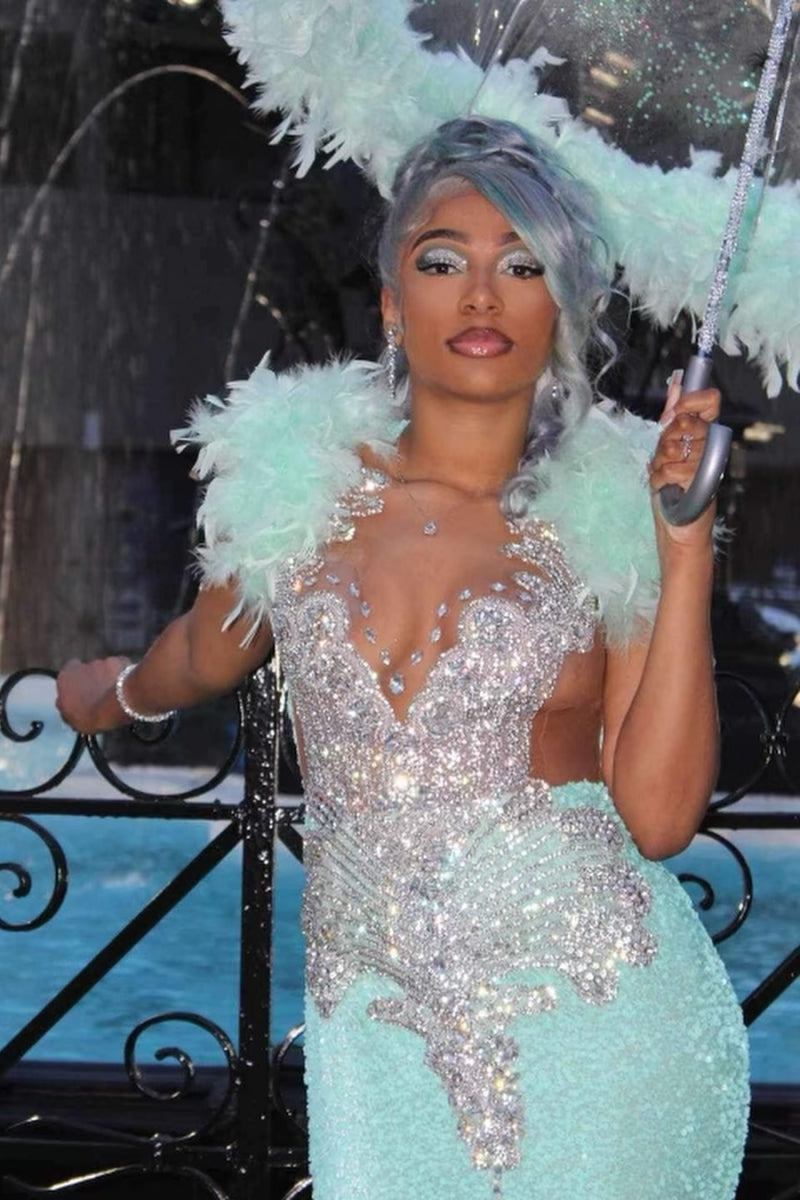 Beautiful Green Sequins V-Neck Silver Beadings Mermaid Prom Dresses With Feather