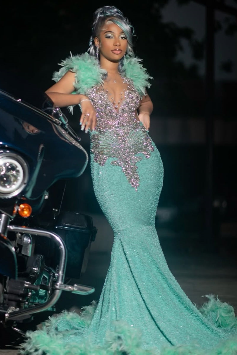 Beautiful Green Sequins V-Neck Silver Beadings Mermaid Prom Dresses With Feather