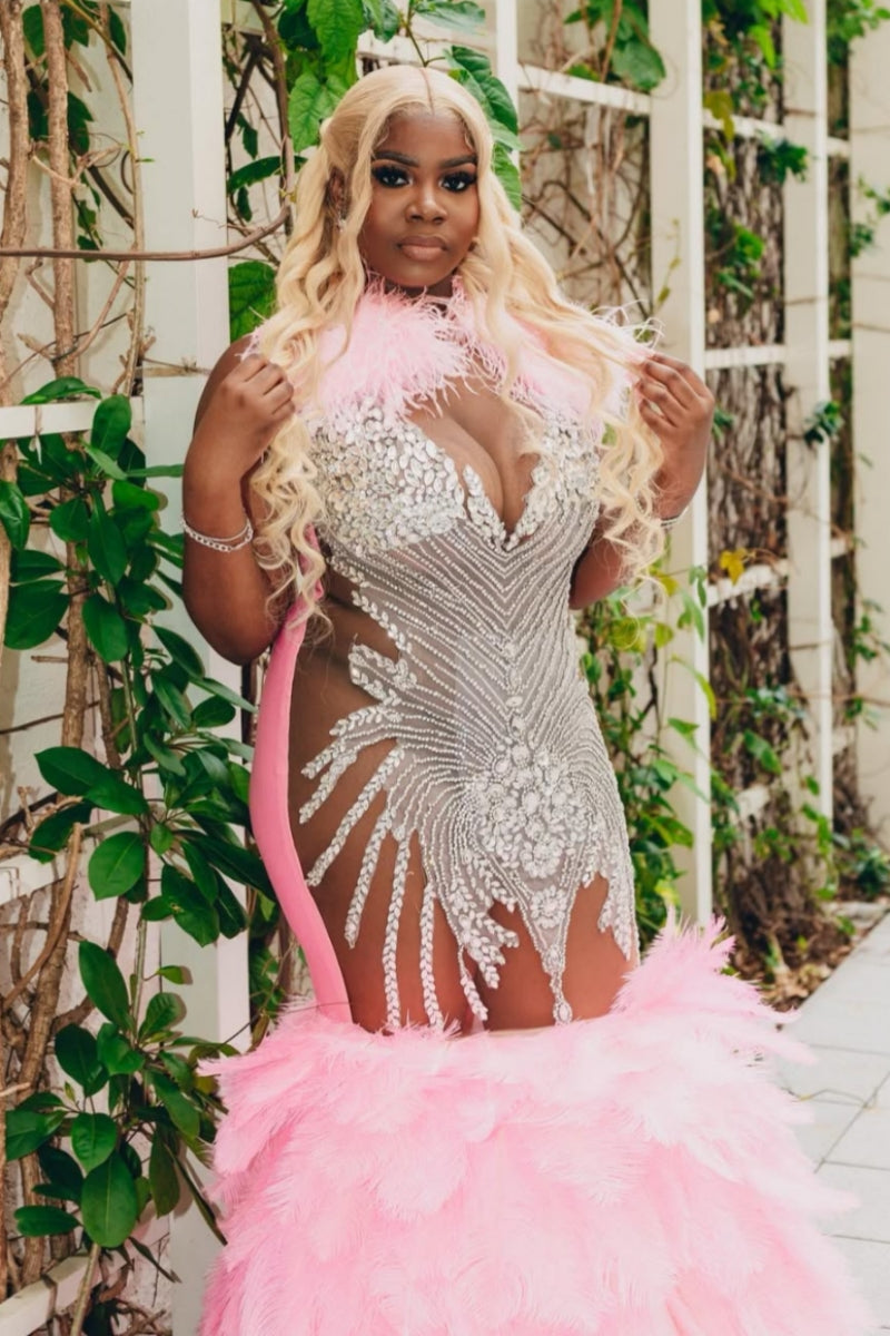 Modern Pink Sleeveless V-Neck Beading Mermaid Prom Dresses With Feathers