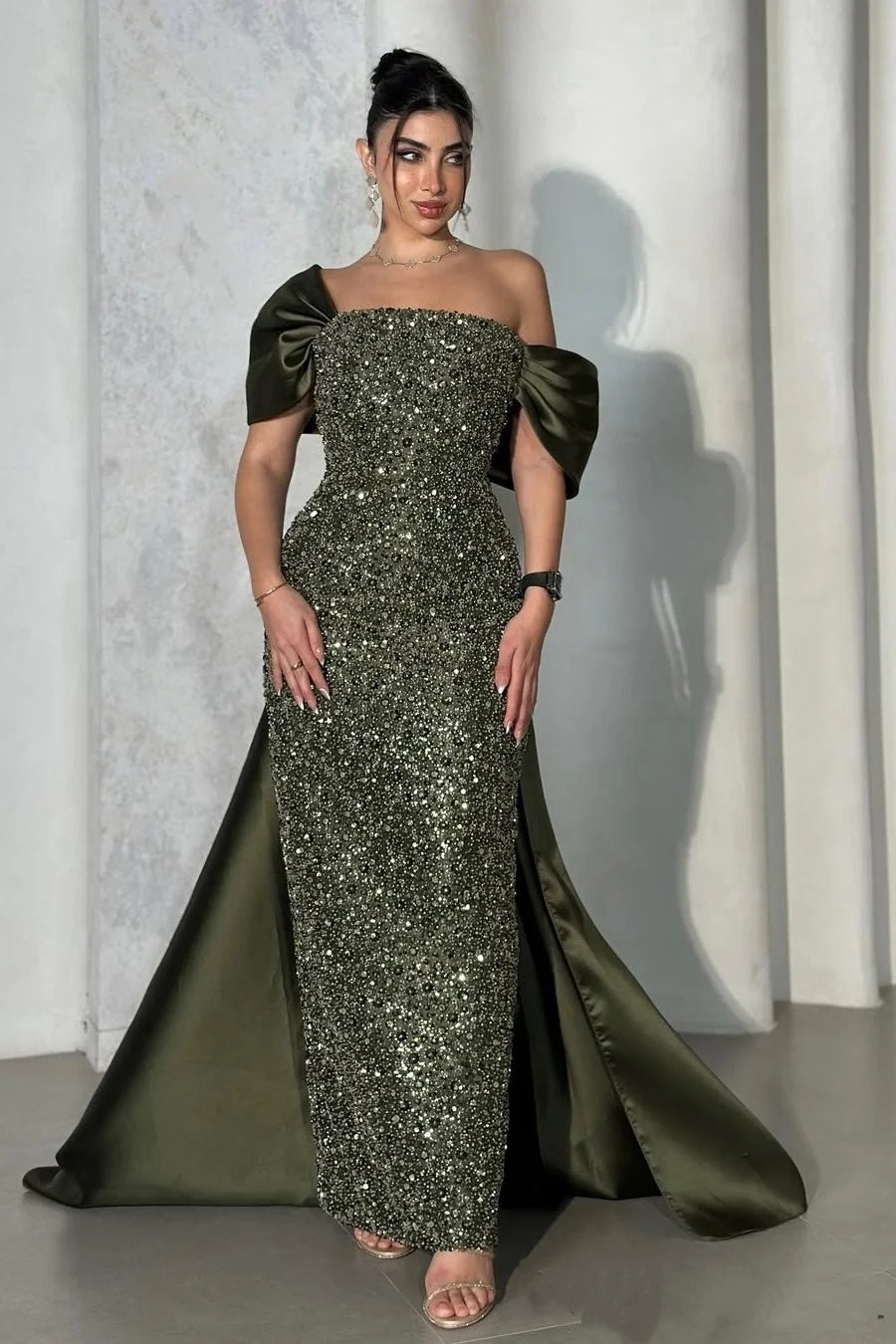 Chic Green Off-The-Shoulder Strapless Beadings Sequins Prom Dresses