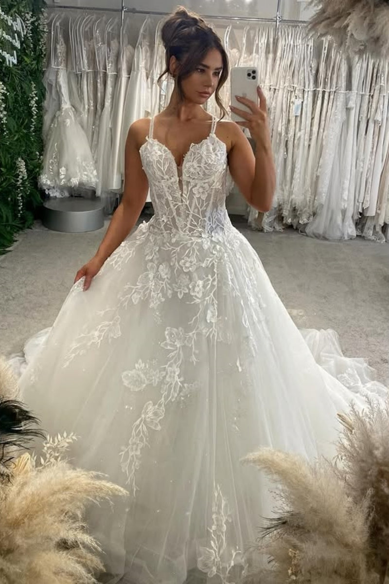 Fashion Spaghetti Strap A-Line Tulle Beach Wedding Dresses With Appliques