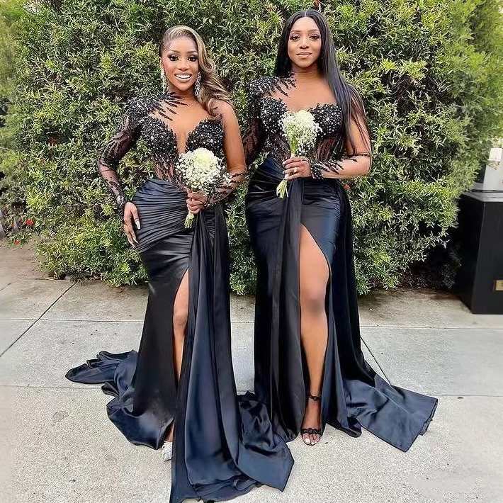Generous Black Tulle Front Slit Bridesmaid Dresses With Beadings