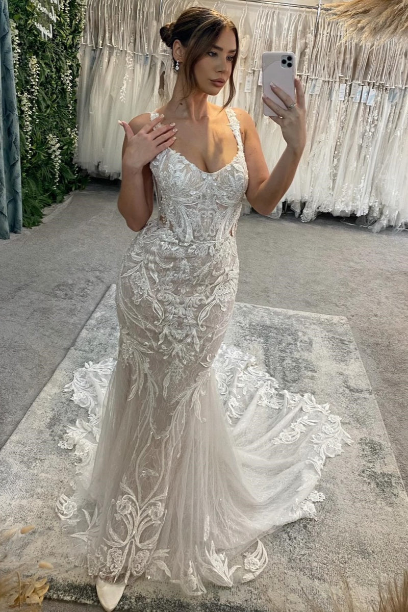 Exquisite Spaghetti Strap Appliques Mermaid Beach Wedding Dresses