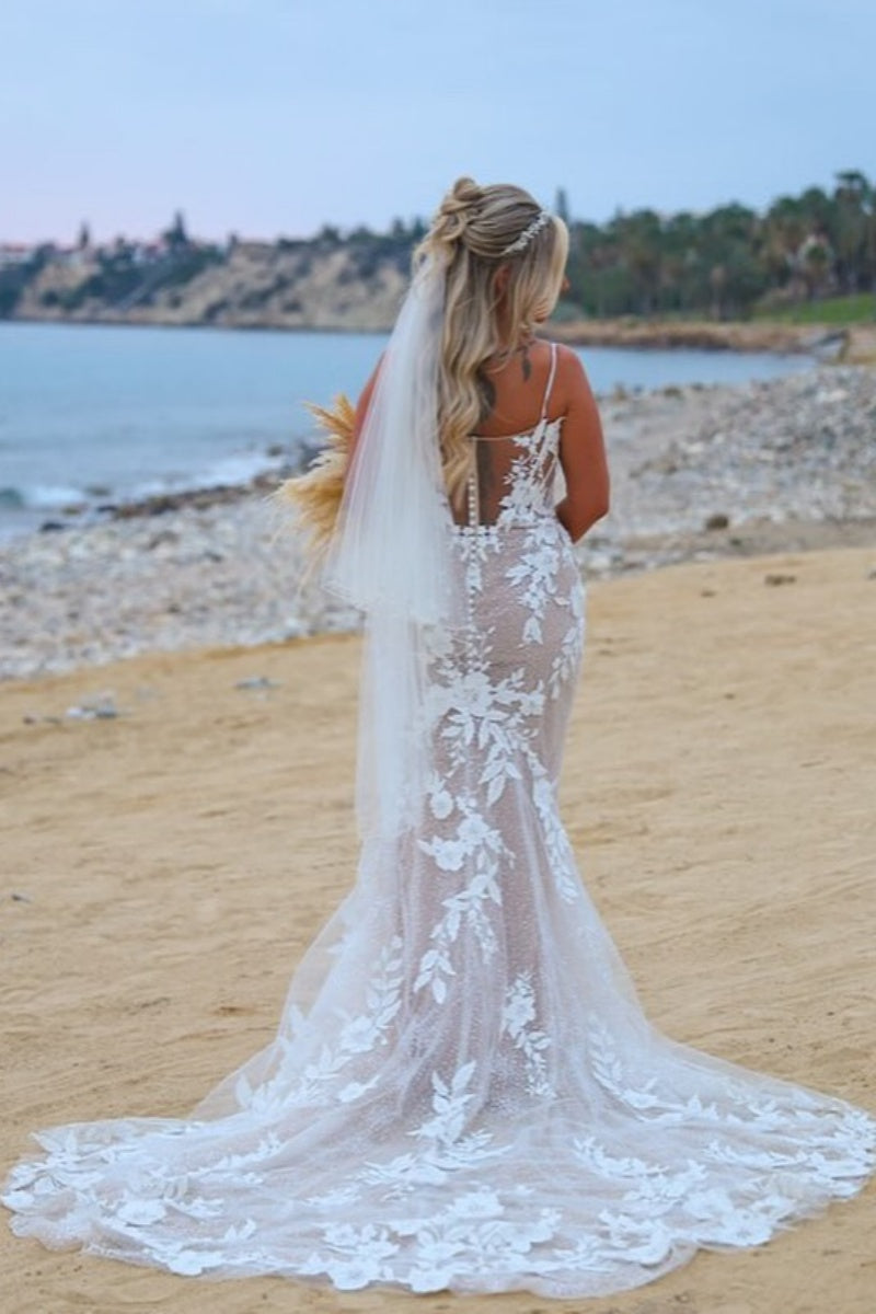 Fashion Spaghetti Strap Lace Mermaid Beach Wedding Dresses With Appliques