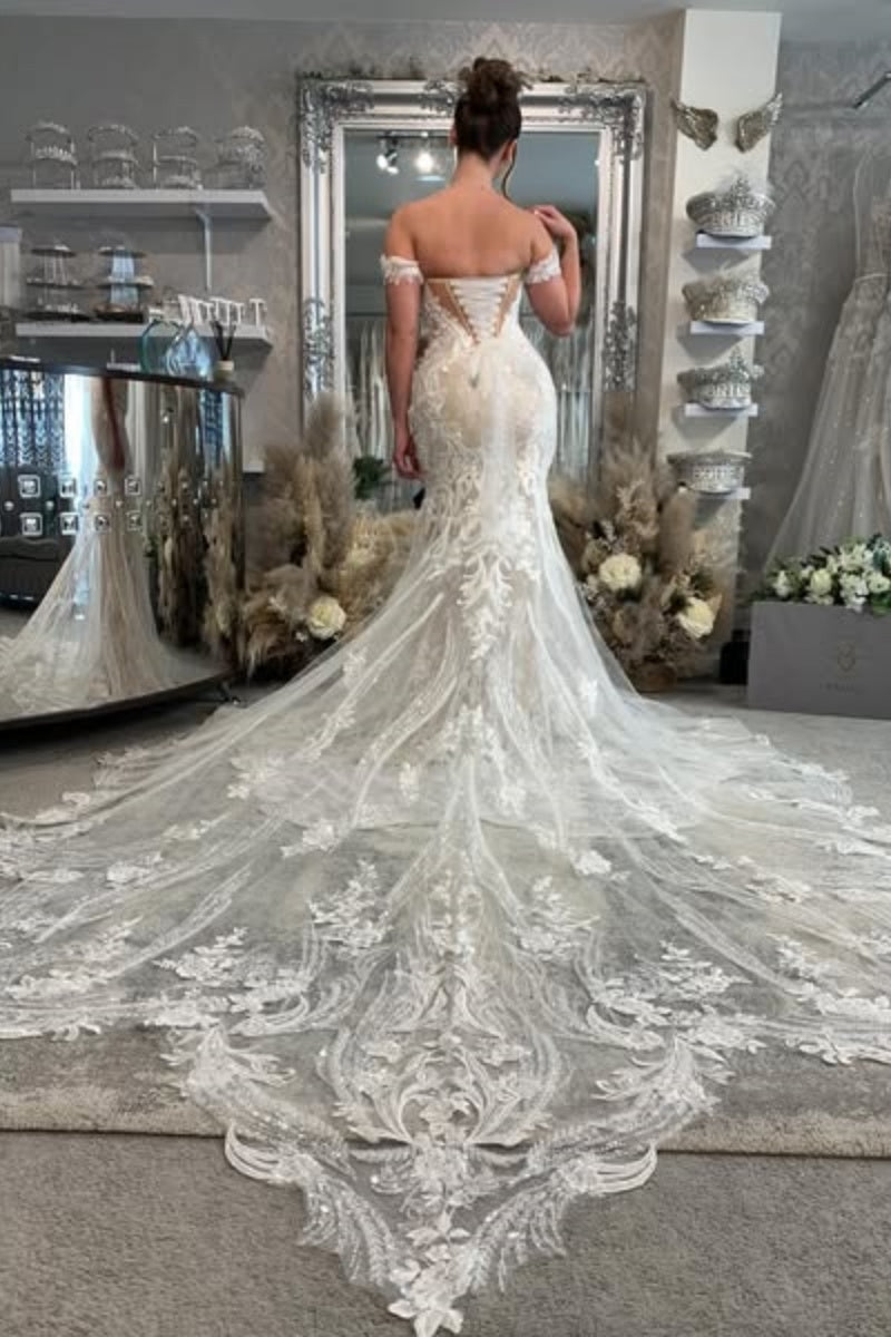Decent Portrait Lace Appliques Mermaid Lace Up Wedding Dresses