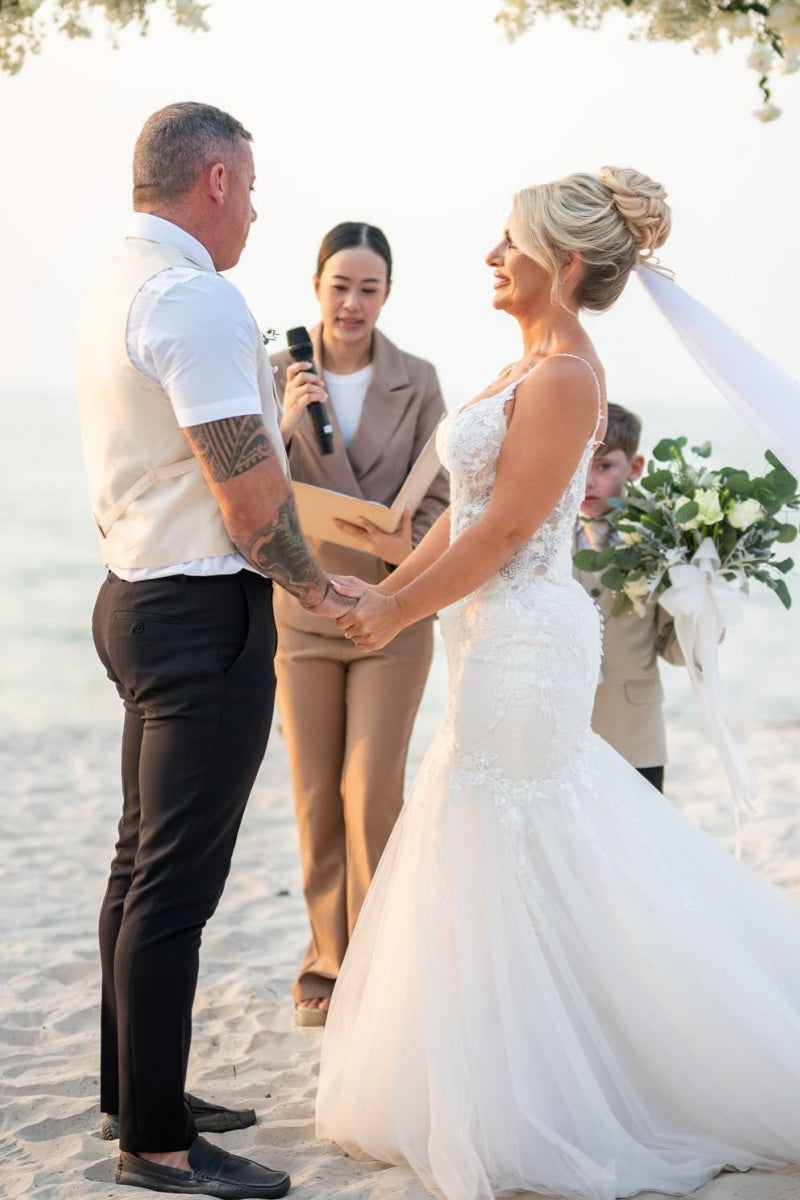 Beautiful Spaghetti Strap Tulle Mermaid Wedding Dresses With Appliques