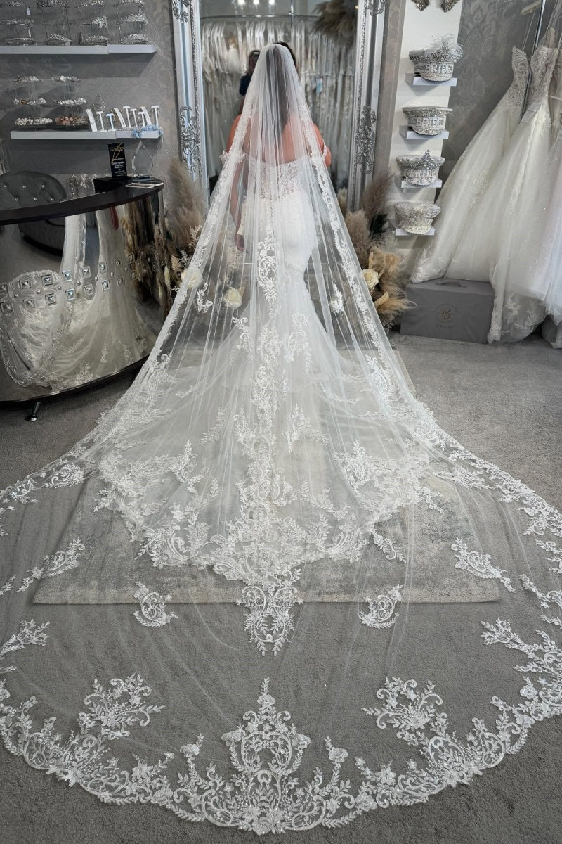 Gentle Portrait Soft Satin Mermaid Wedding Dresses With Appliques