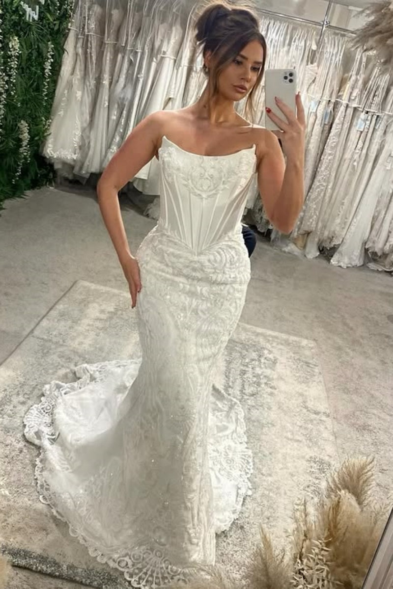 Honorable Strapless Lace Sheath Wedding Dresses