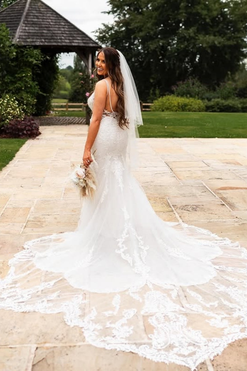 Generous Spaghetti Strap Lace Mermaid Open Back Wedding Dresses With Appliques