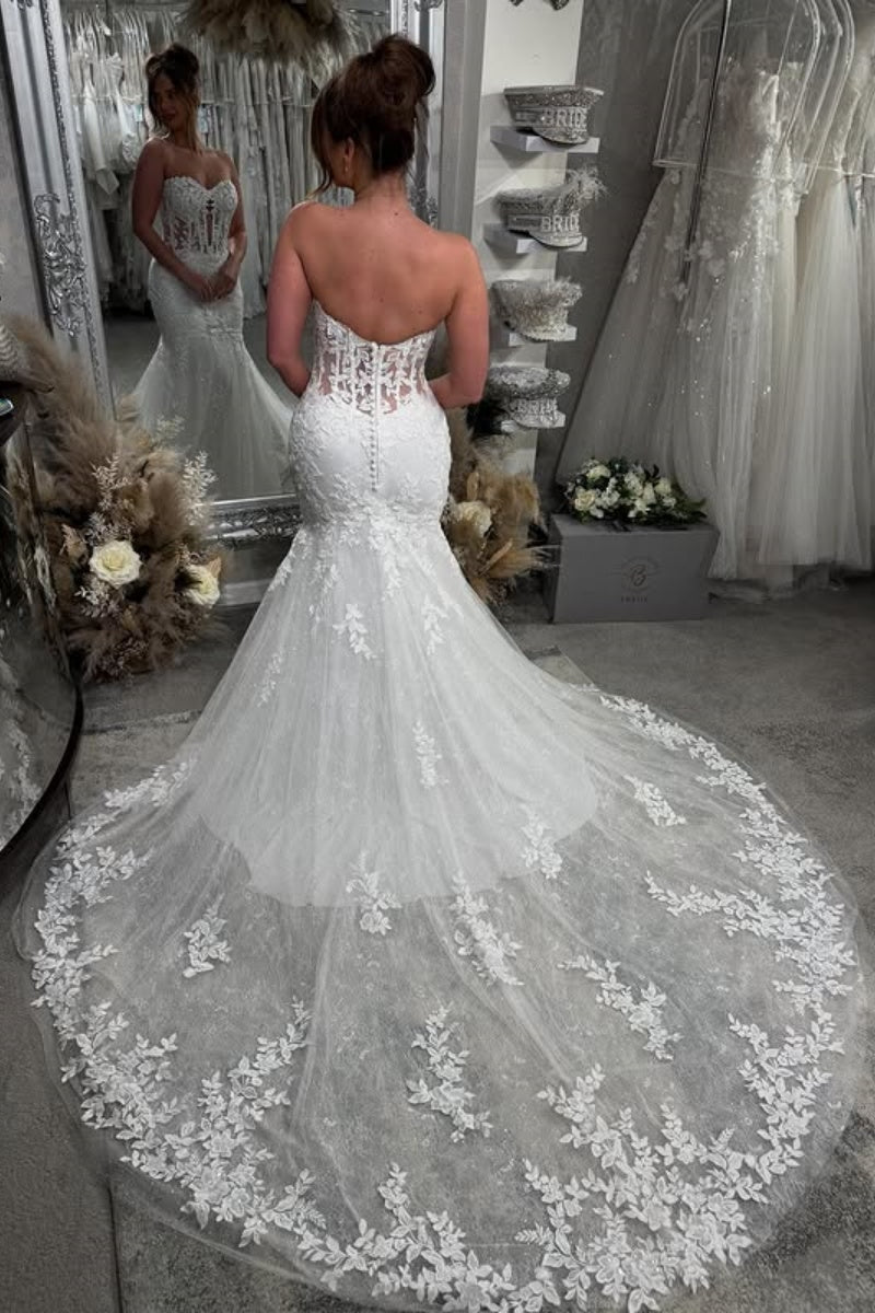 Chic White Sweetheart Lace Open Back Mermaid Wedding Dresses With Appliques