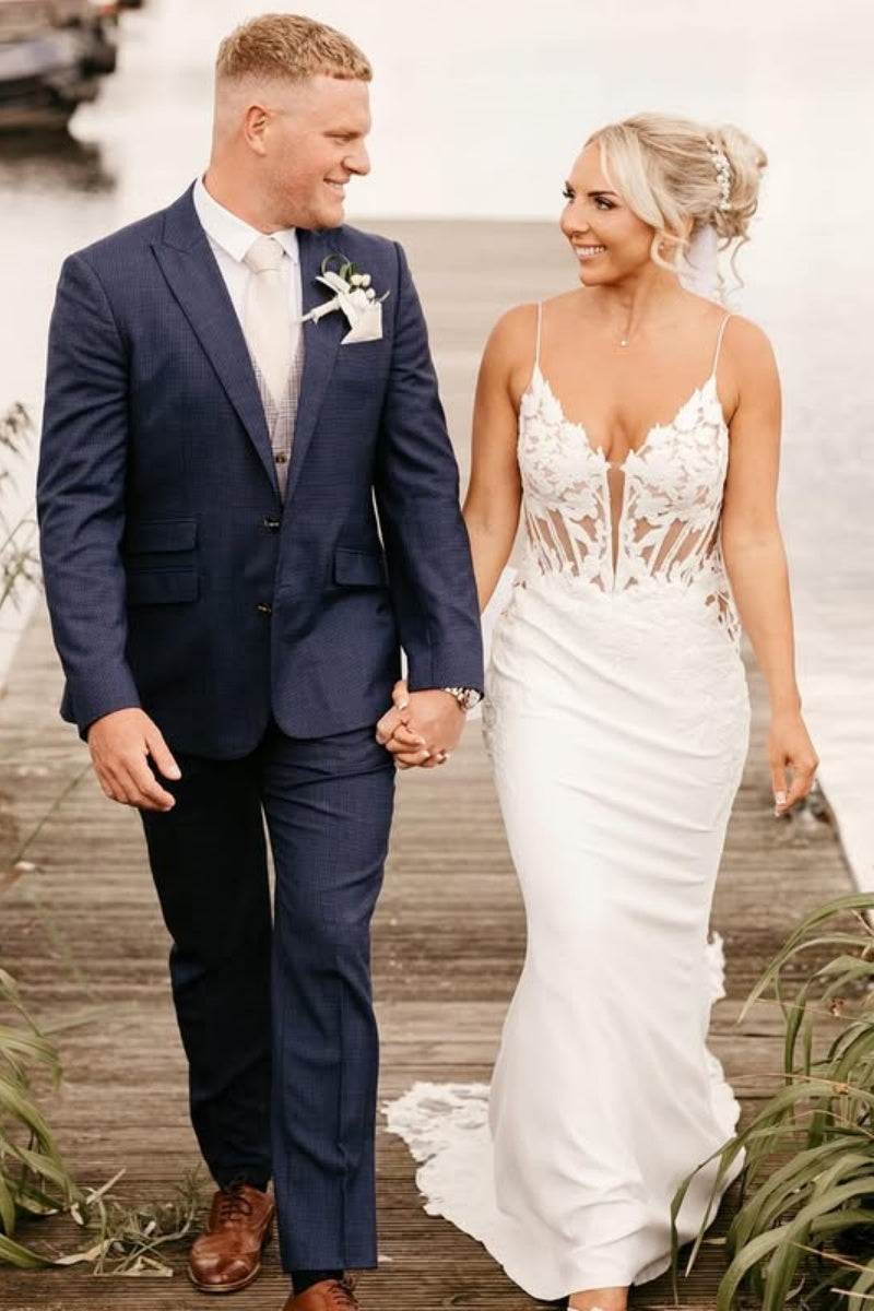 Elegant Spaghetti Straps Lace Appliques Wedding Dresses With Veil