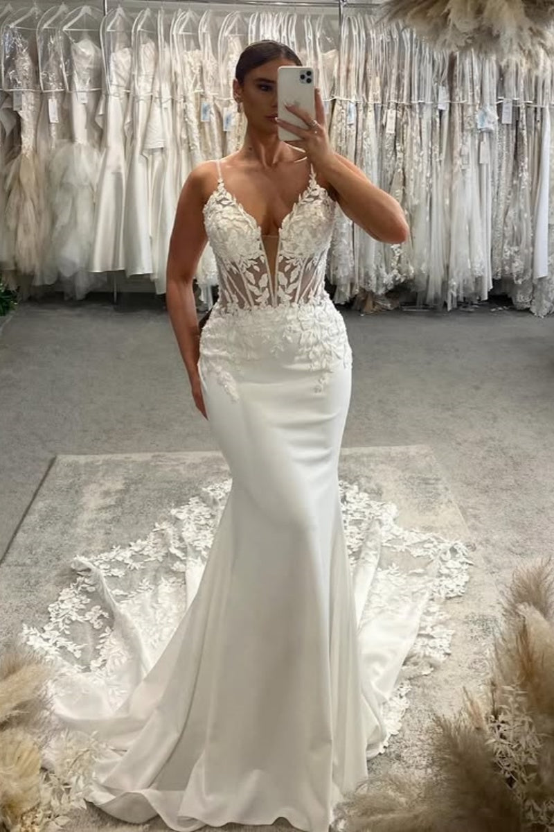 Beautiful Spaghetti Straps Sleeveless Lace Appliques Mermaid Wedding Dresses