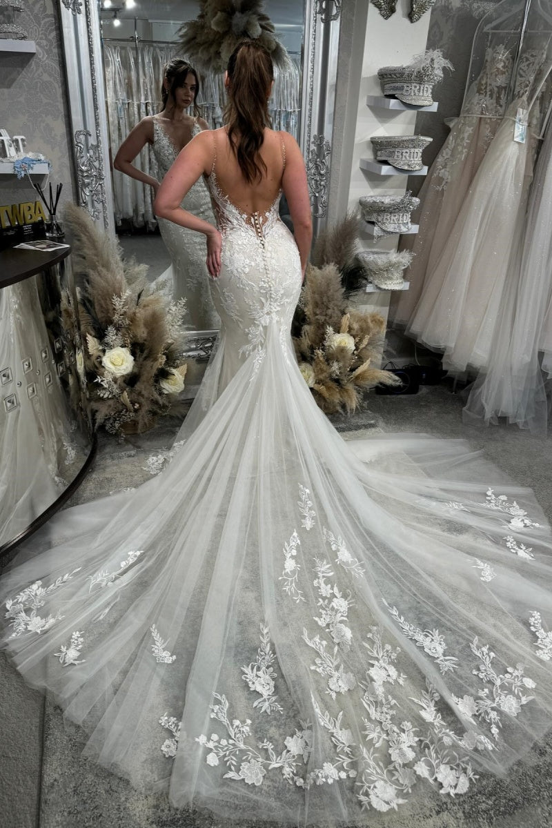 Sexy V-Neck Mermaid Lace Appliques Wedding Dresses