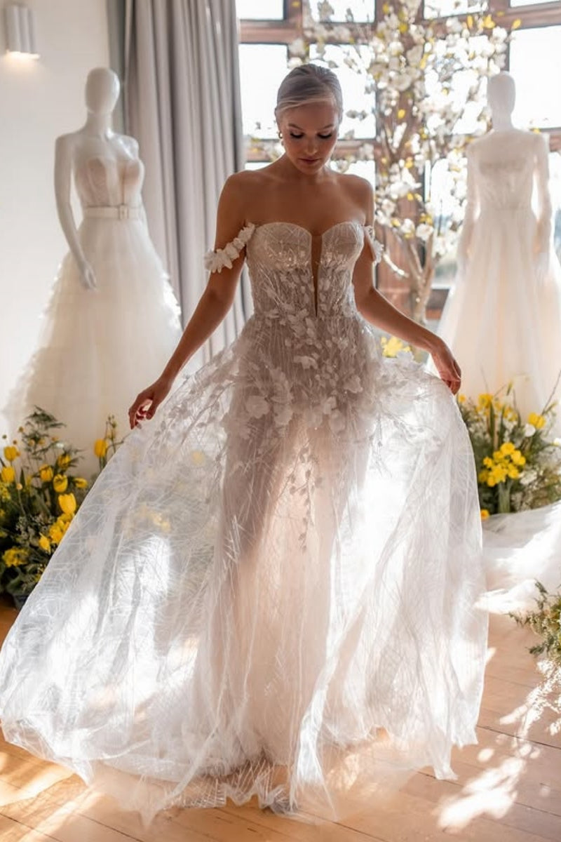Modern Off-The-Shoulder Sleeveless Appliques Beadings Wedding Dresses