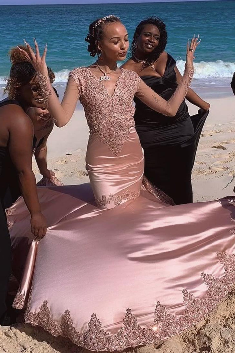 Charming Dusty Pink V Neck Mermaid Appliques Prom Dresses