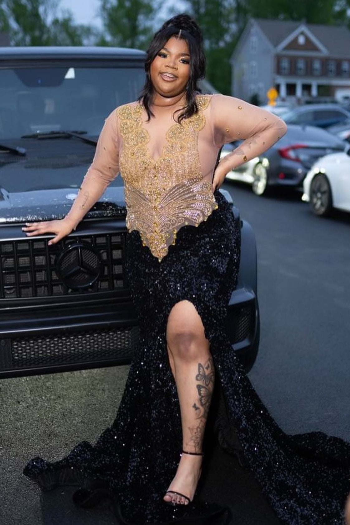 Modern Black Long Sleeves Slit Beadings Sequins Prom Dresses