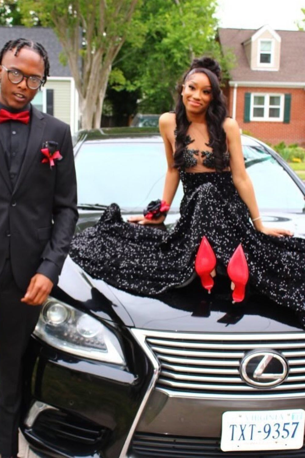 Fancy Black Sleeveless Sequins Mermaid Prom Dresses