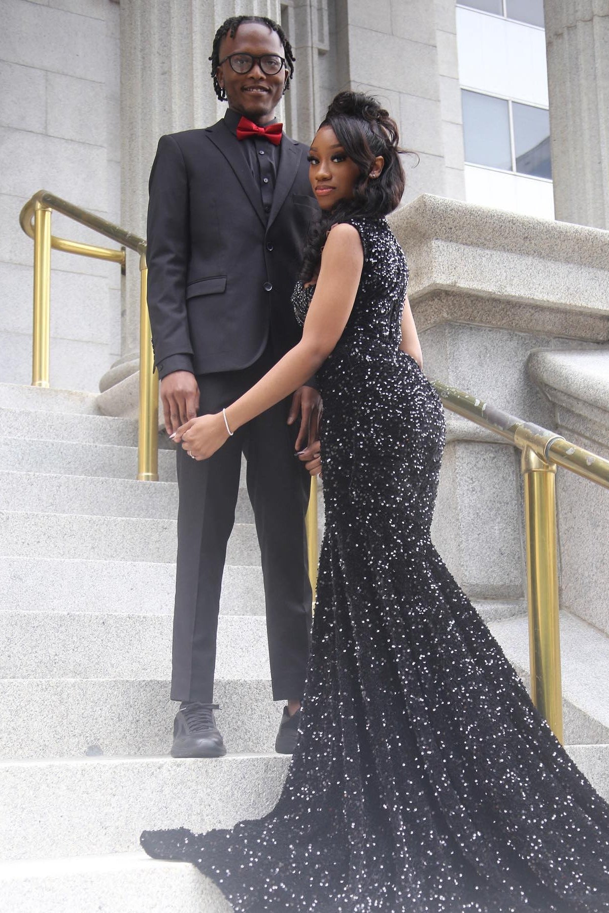 Fancy Black Sleeveless Sequins Mermaid Prom Dresses