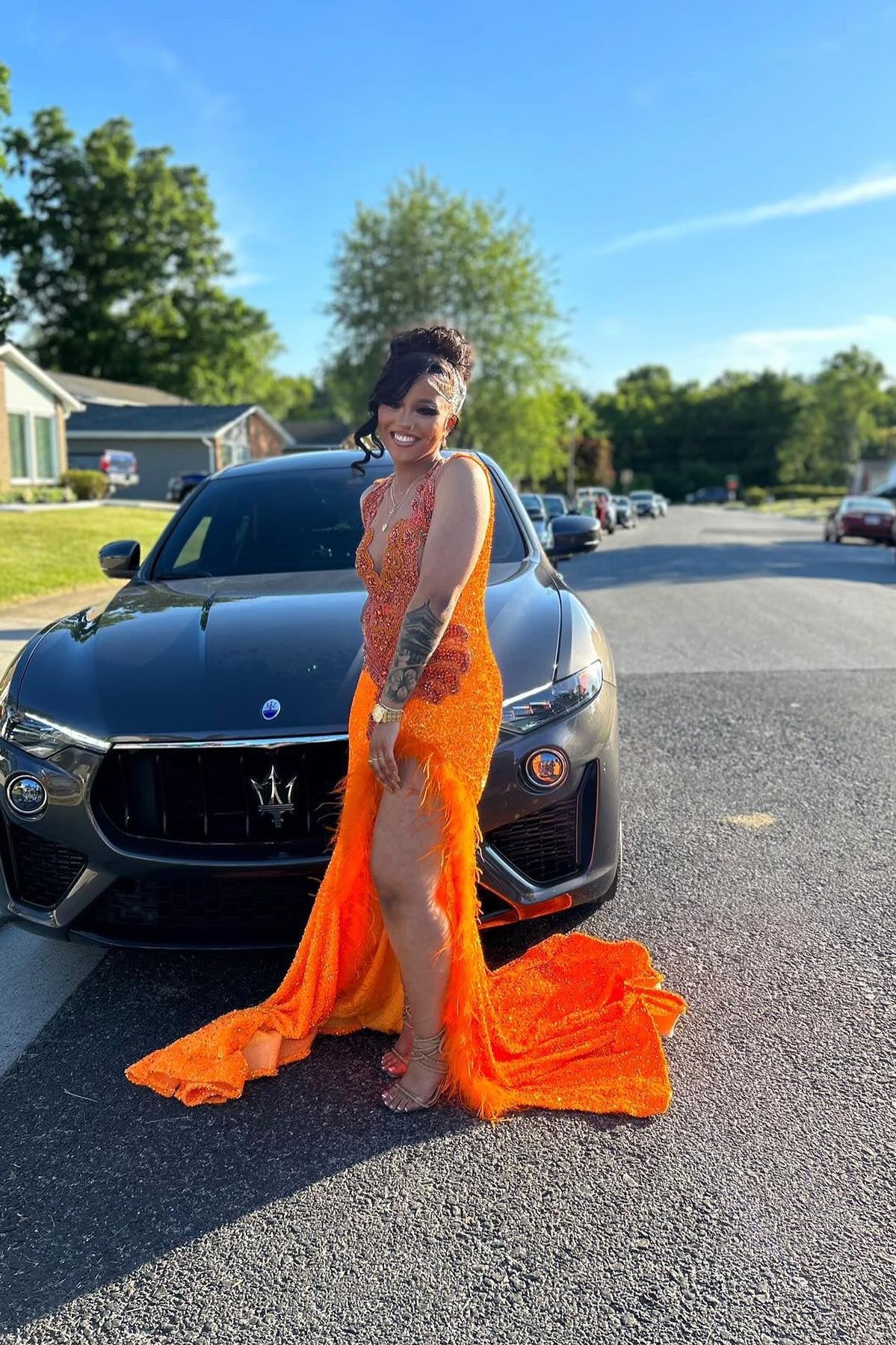 Generous Orange Jewel Slit Beadings Sheath Prom Dresses With Feathers