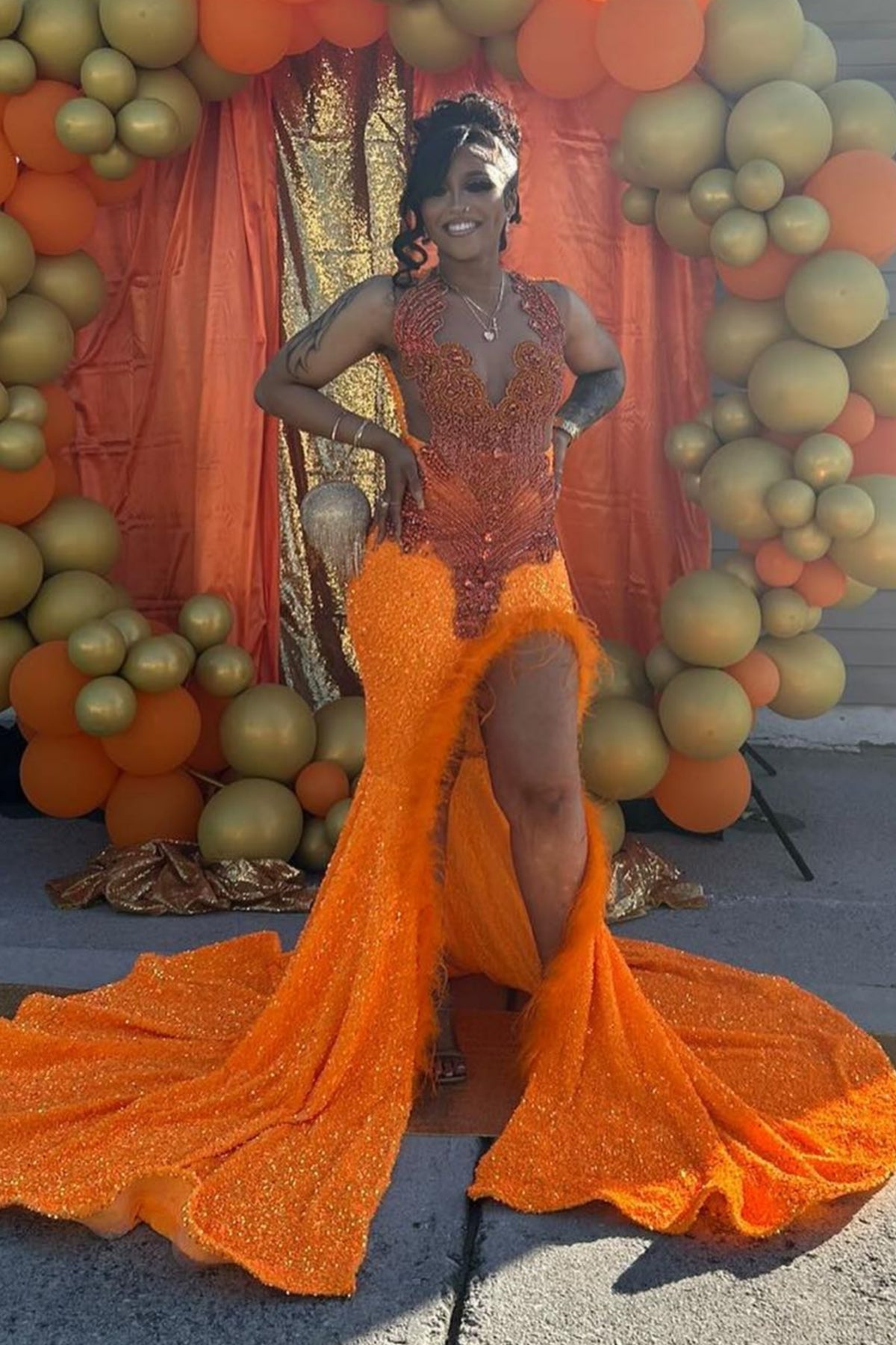Generous Orange Jewel Slit Beadings Sheath Prom Dresses With Feathers