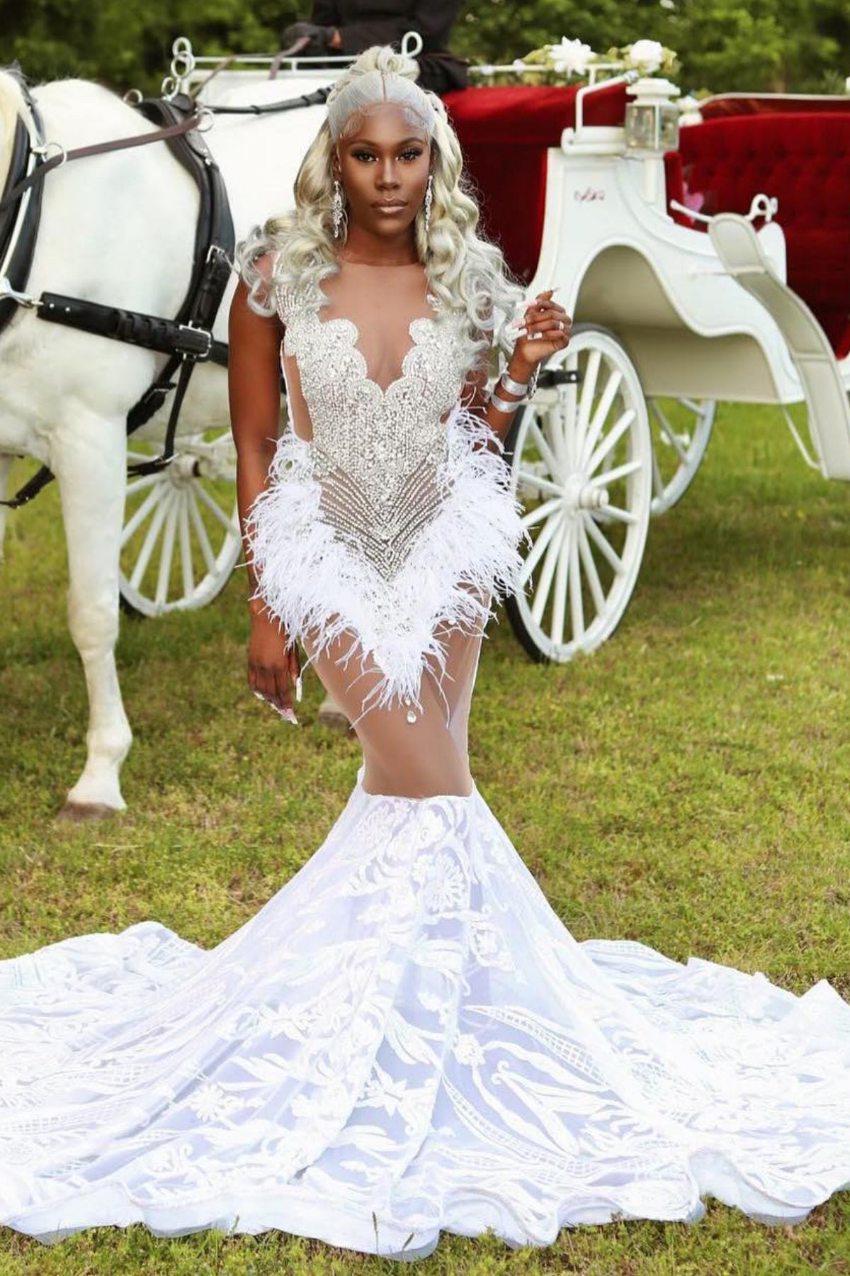 Elegant White Beadings Lace Mermaid Prom Dresses With Feathers