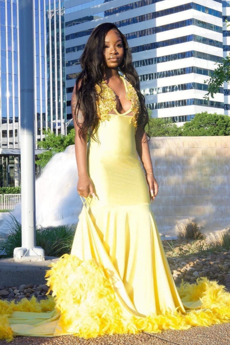Gorgeous Yellow Halter Soft Satin Appliques Prom Dresses With Feathers