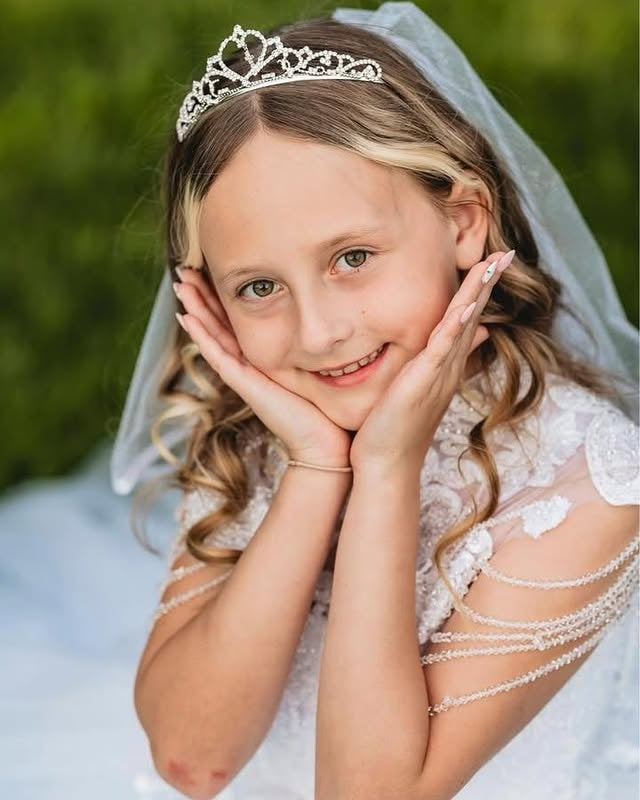 Beautiful Ball Gown Appliques Beadings Flower Girl Dresses