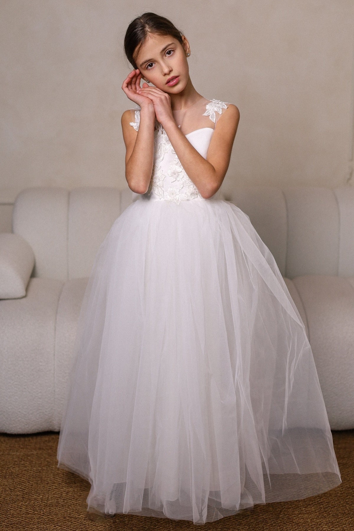 Lovely Sleeveless Ball Gown Jewel Appliques Tulle Flower Girl Dresses