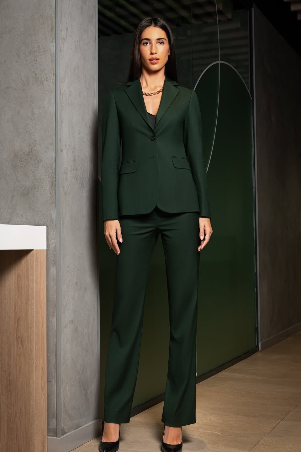 Decent Dark Green Notch Lapel Slim Fit Women Suits