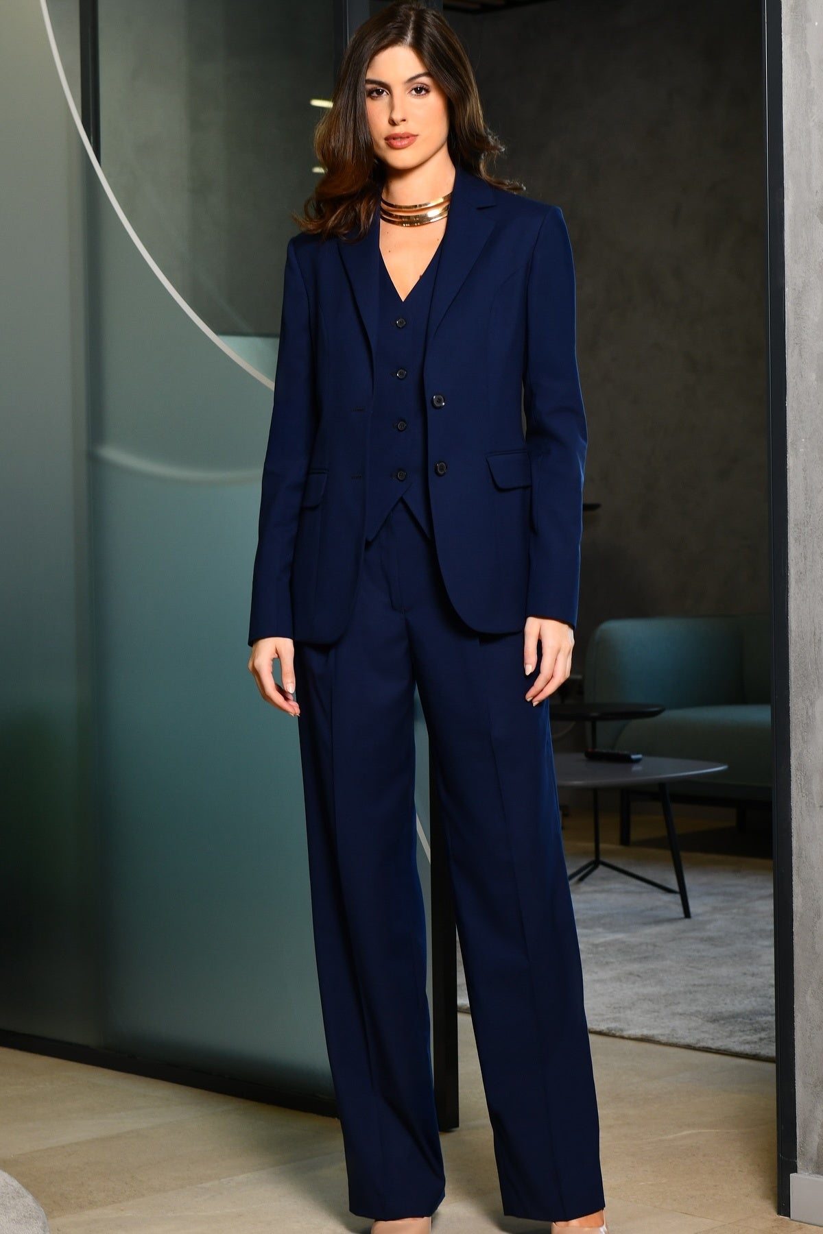 Dignified Dark Blue 3 Pieces Notch Lapel Women Suits