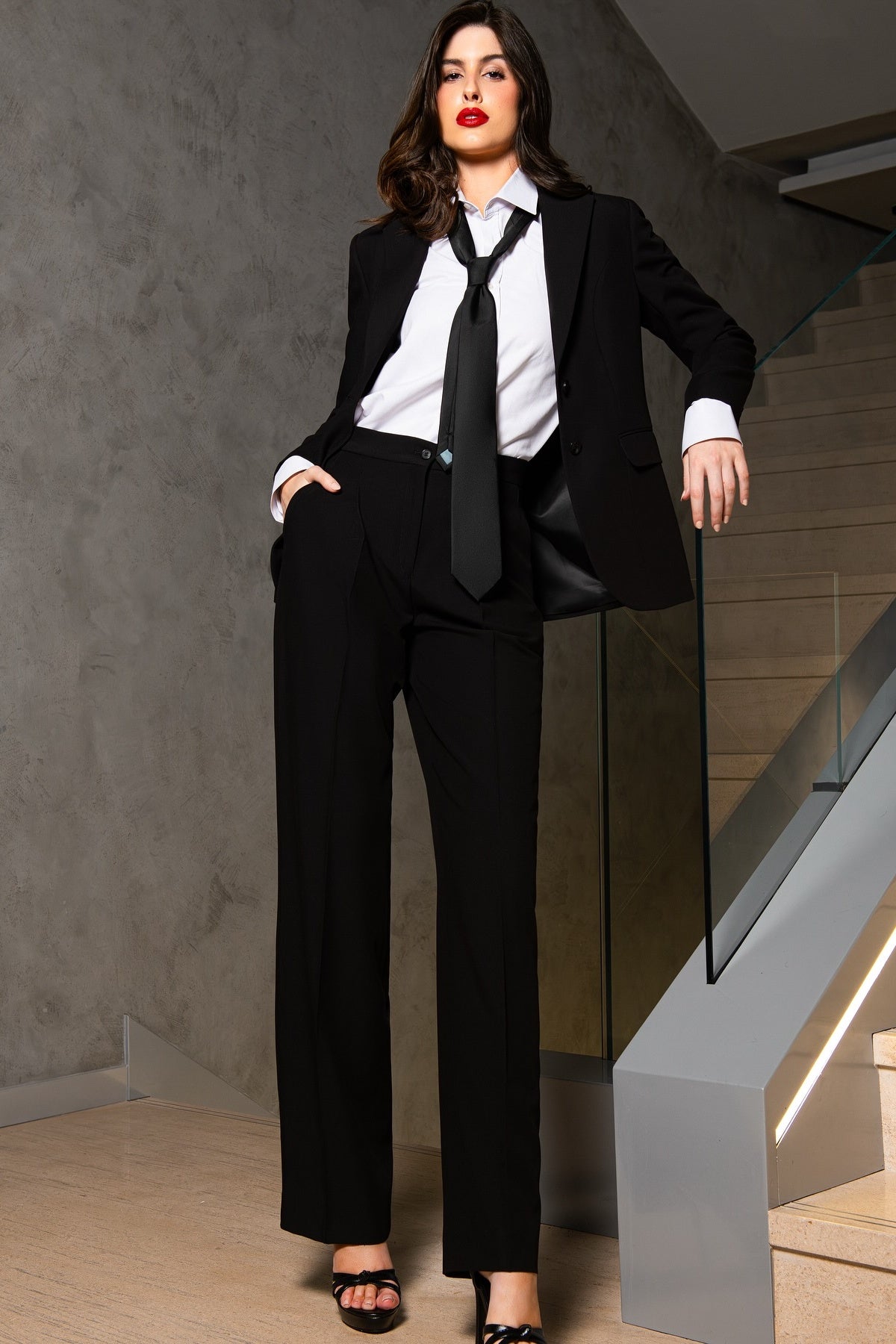Classic Black Notch Lapel Simple Women Suits