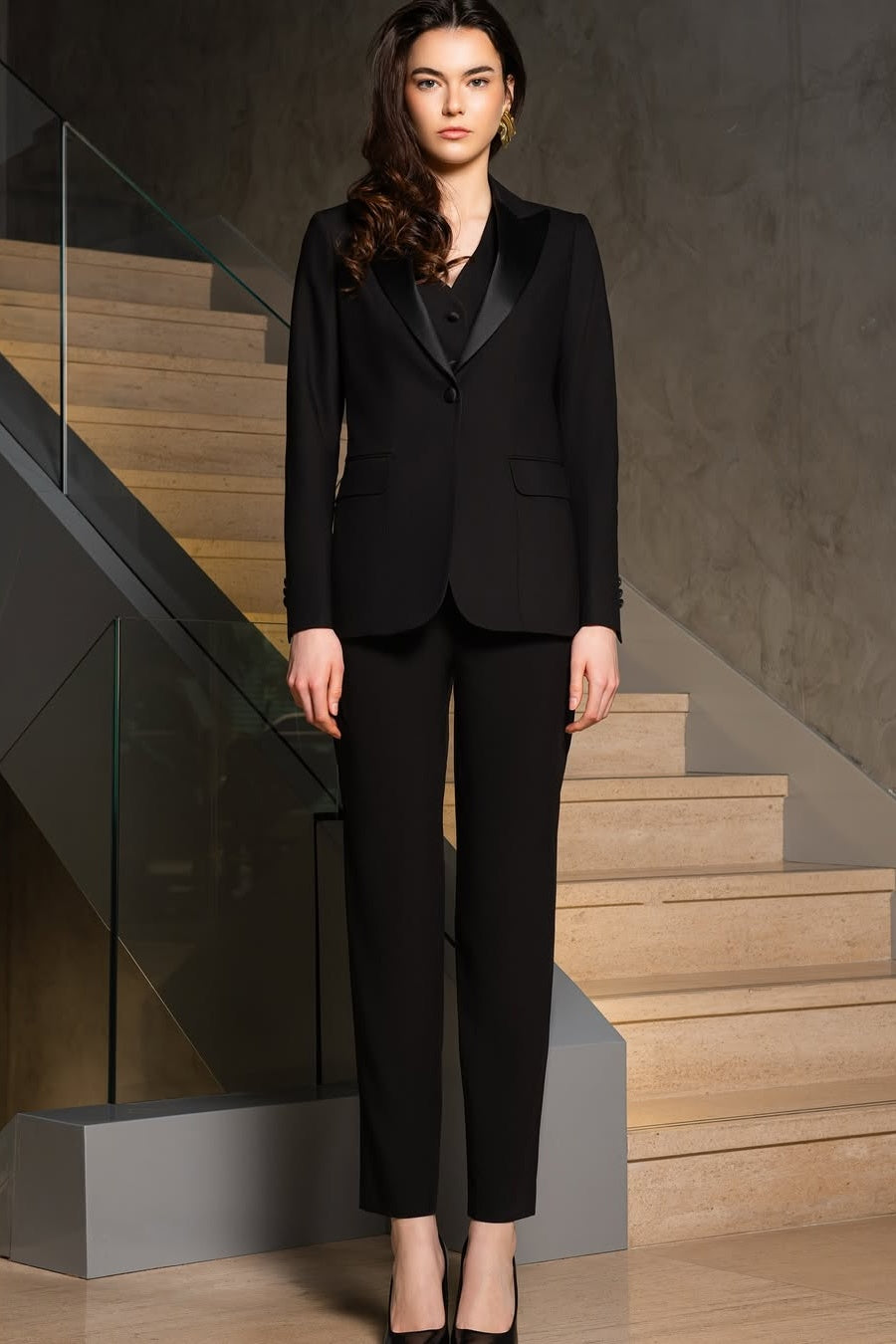 Charming Black 3 Pieces Peaked Lapel Women Suits