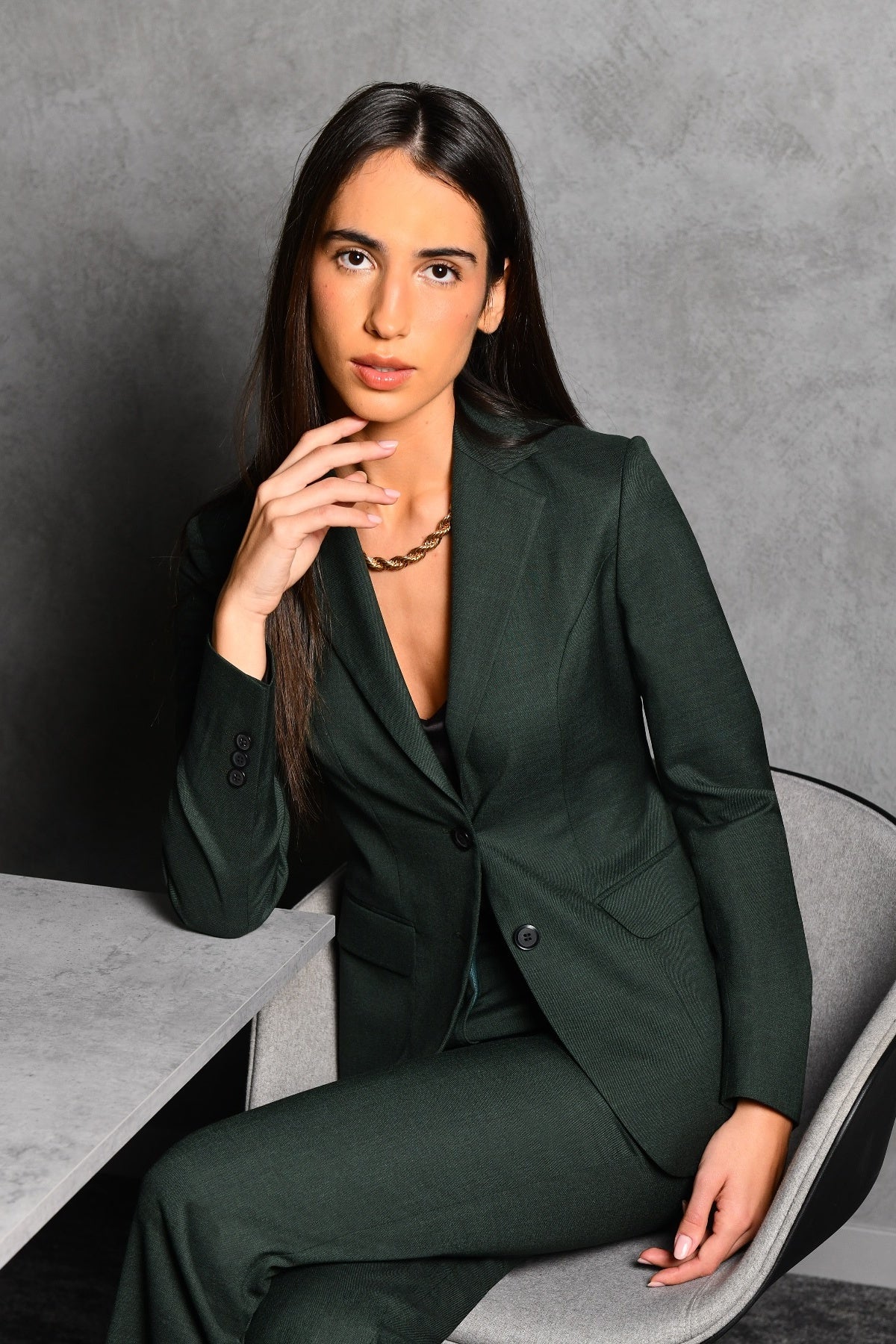 Wonderful Dark Green Notch Lapel Slim Fit Women Suits