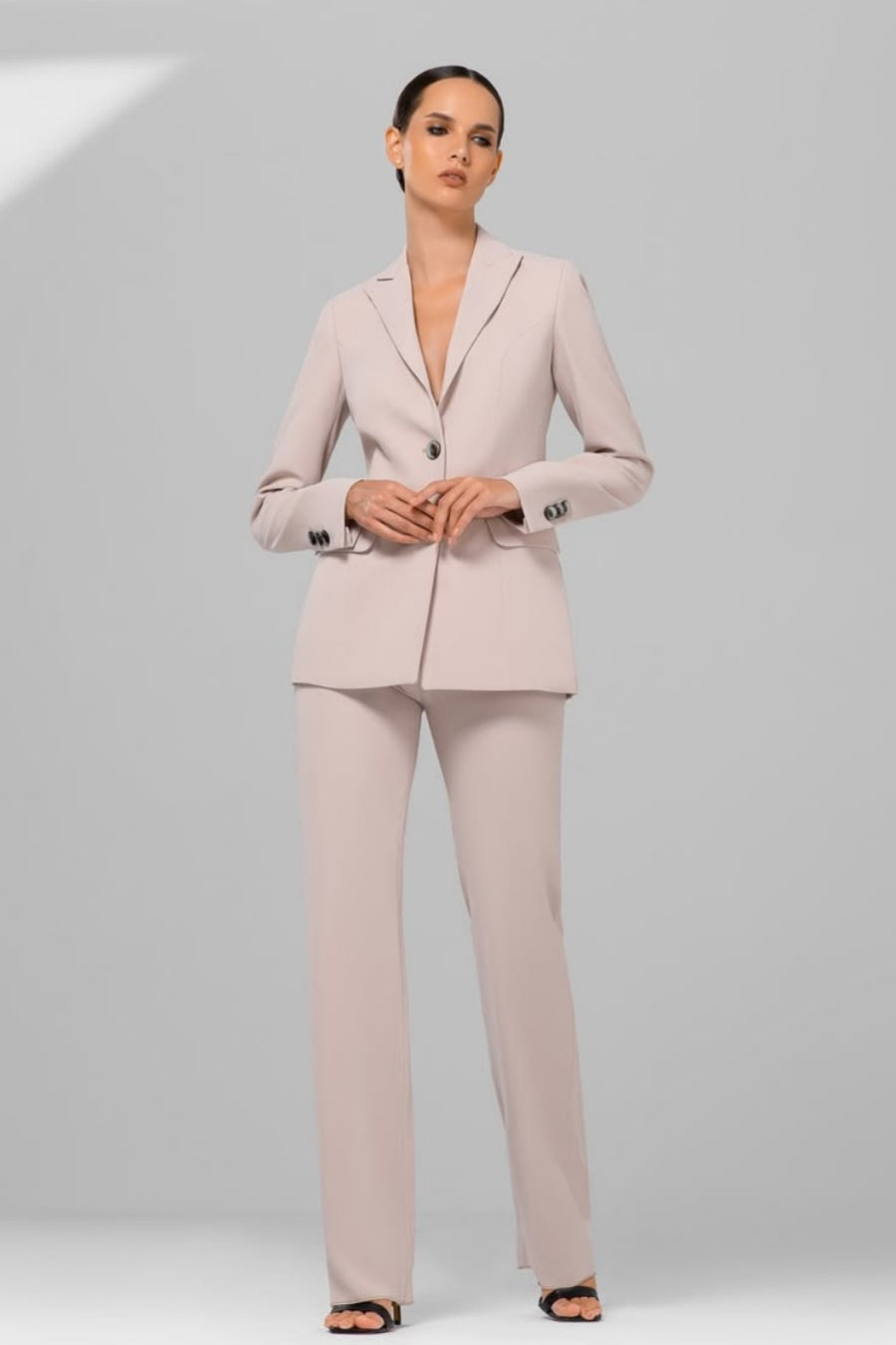Fancy Light Khaki Peaked Lapel Slim Fit Women Suits