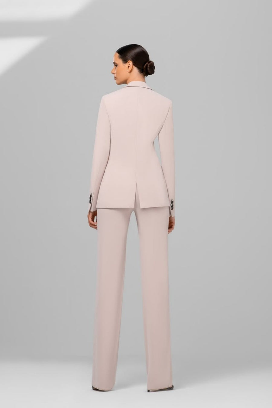 Fancy Light Khaki Peaked Lapel Slim Fit Women Suits