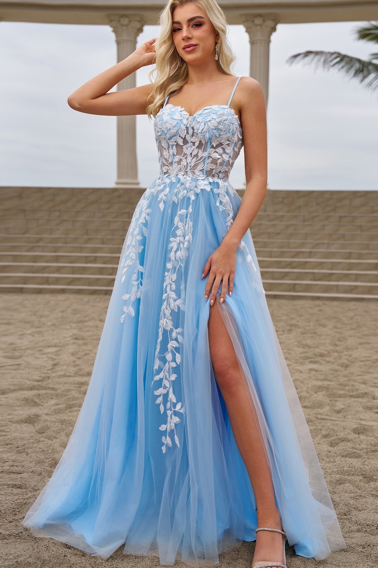 Beautiful Blue Spaghetti Strap Appliques Lace Tulle Evening Dresses