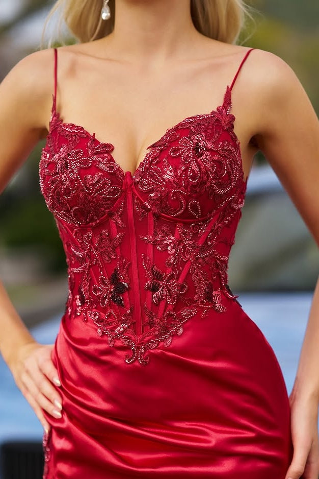 Exquisite Red Satin Spaghetti Strap Beadings Evening Dresses