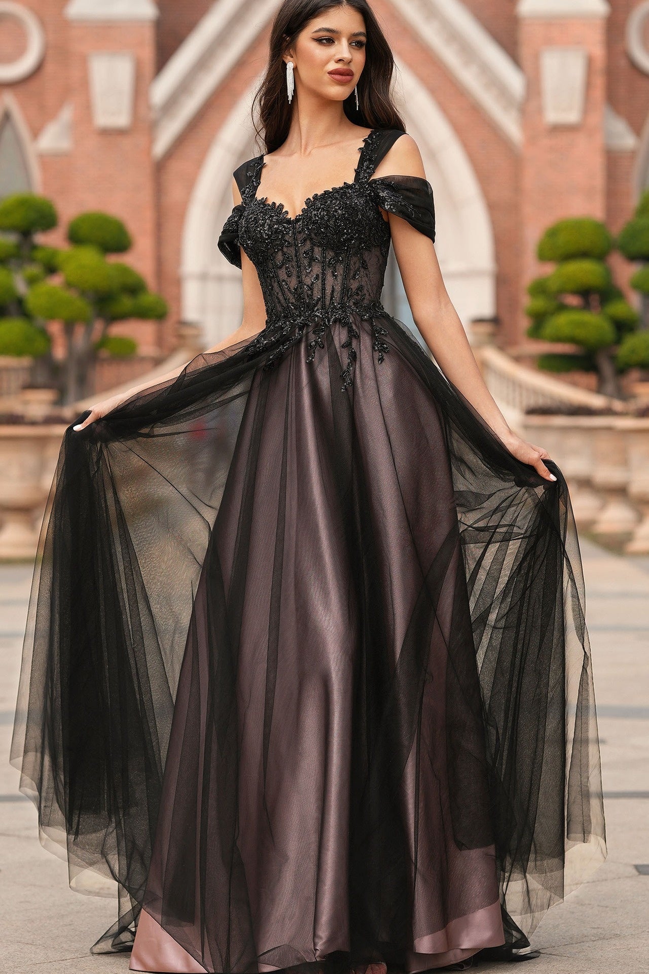 Decent Black Off-the-shoulder Beadings Tulle Evening Dresses