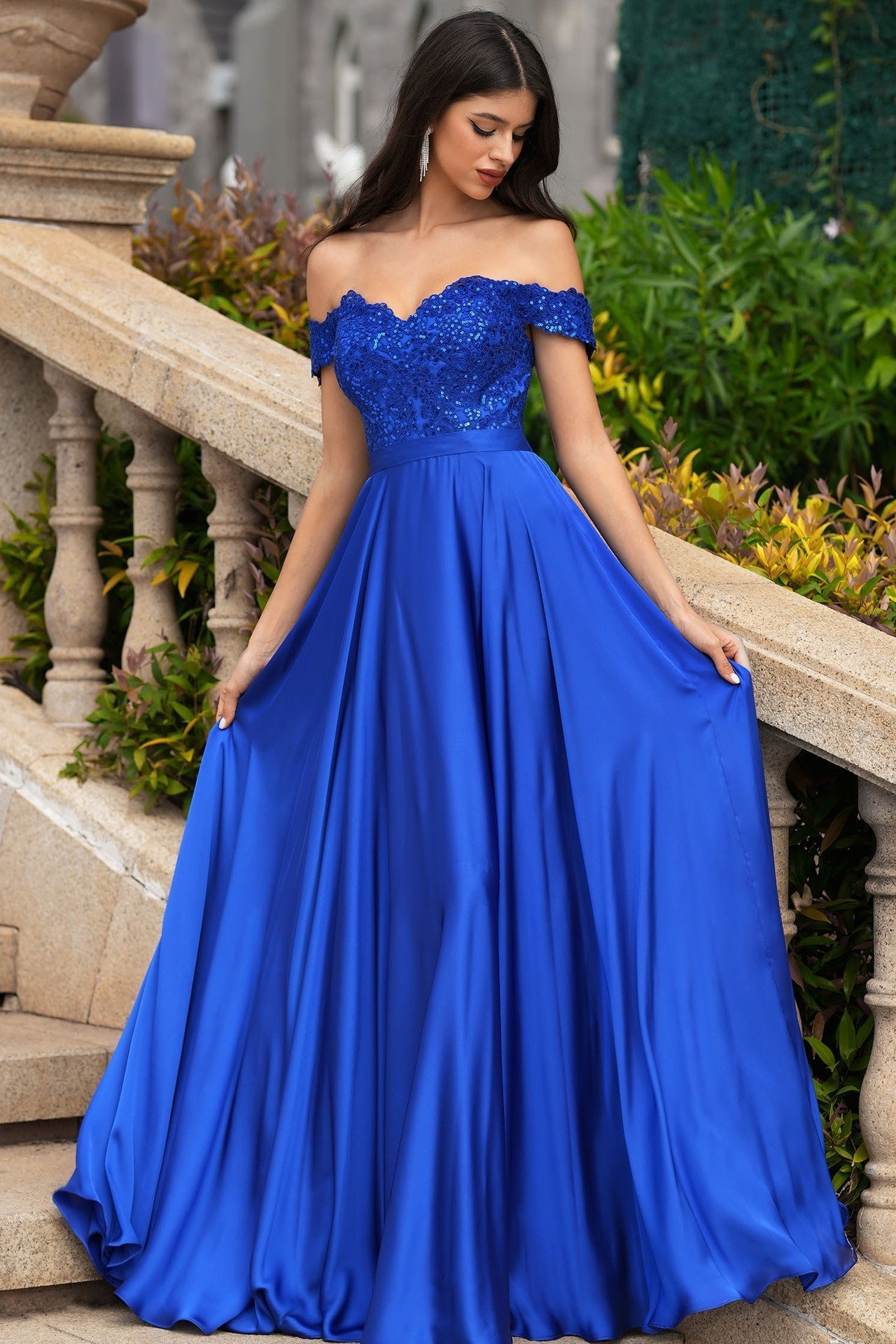 Intellectuality Royal Blue Appliques Off-the-shoulder Satin Evening Dresses